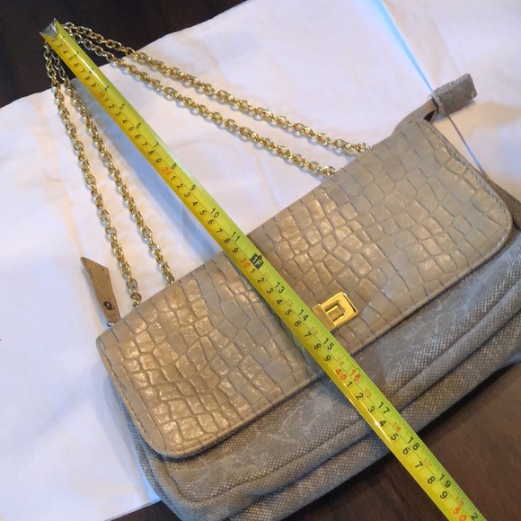 Moved Sondra Roberts roomy fabric, faux stamped leather double chain strap bag - Picture 10 of 10